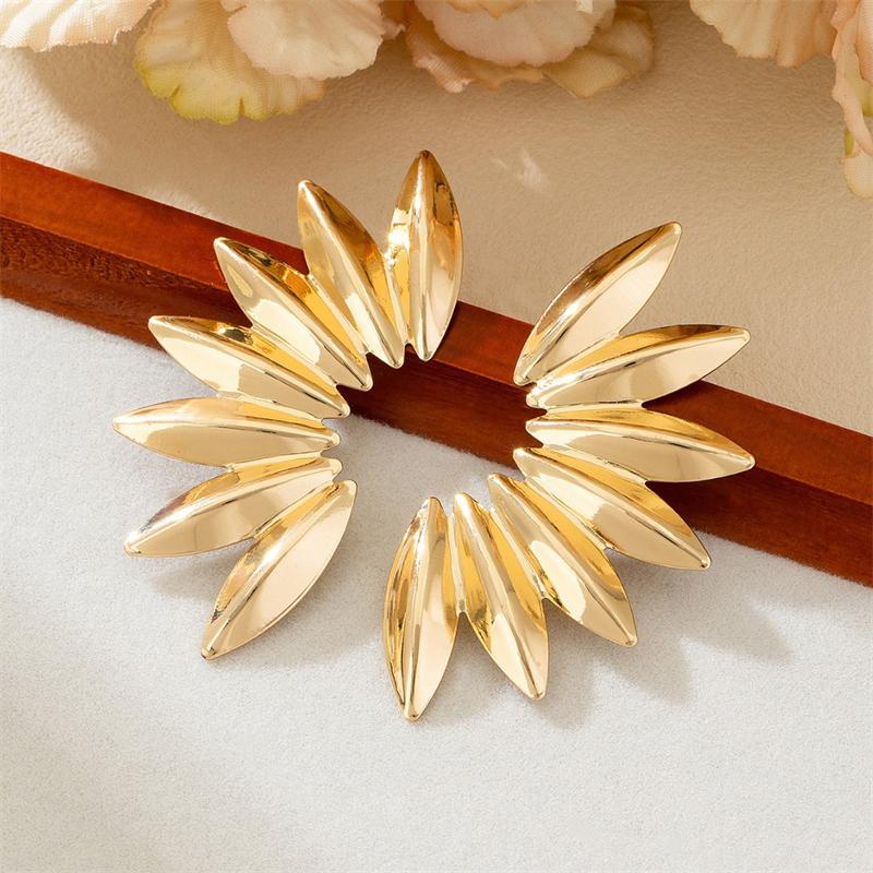 New Exaggerated Fan Shape Women's Hanging Earrings Gold Color Metal Geometric Dangle Earrings for Female European Ear Zircon