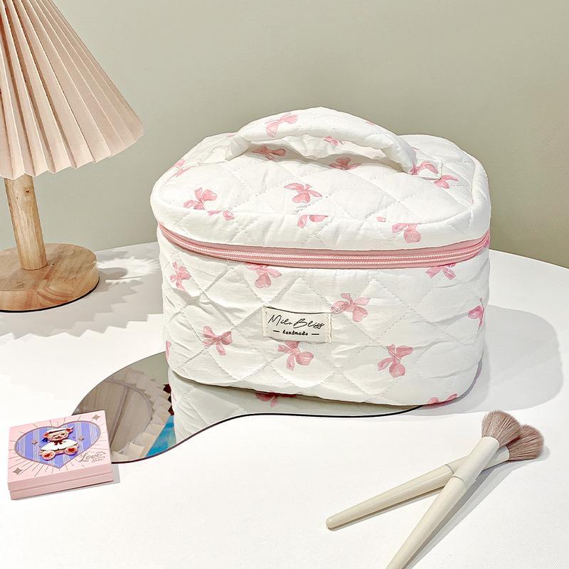 Chic and Spacious Cotton Cosmetic Bag: High-Grade Portable Storage for Makeup and Toiletries