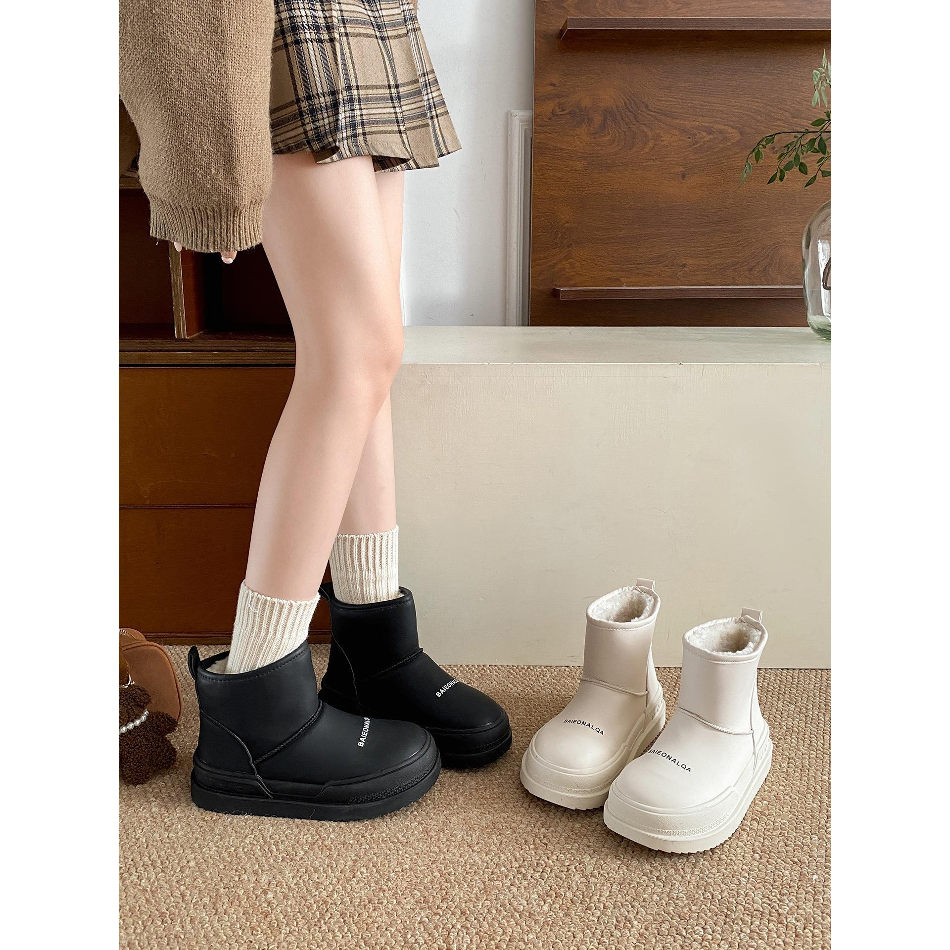 White thick-soled velvet thickened snow boots women s winter warm Northeast cotton shoes 40 бежевый