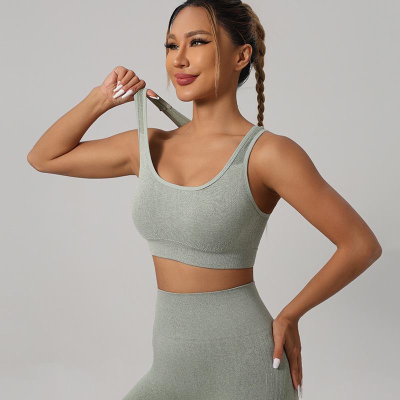 Yogaanzug-Set: Sportweste, hochtaillierte Hose und Fitnessshorts