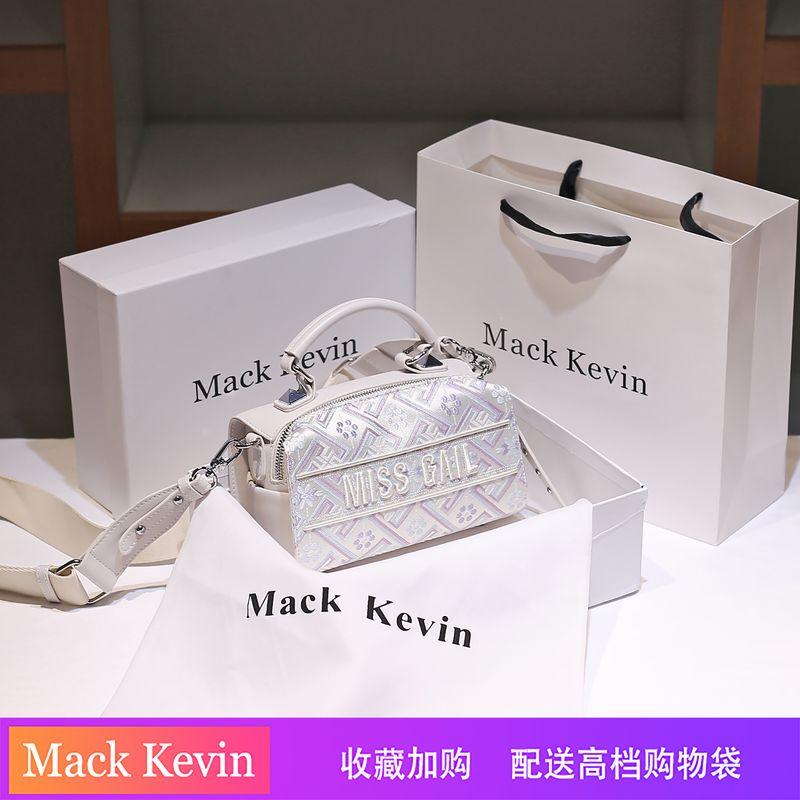 

Mackkevin Genuine Leather New Chinese Style Pillow Bag Women 2025 New High-Grade Shoulder Shoulder Small Bag Grey