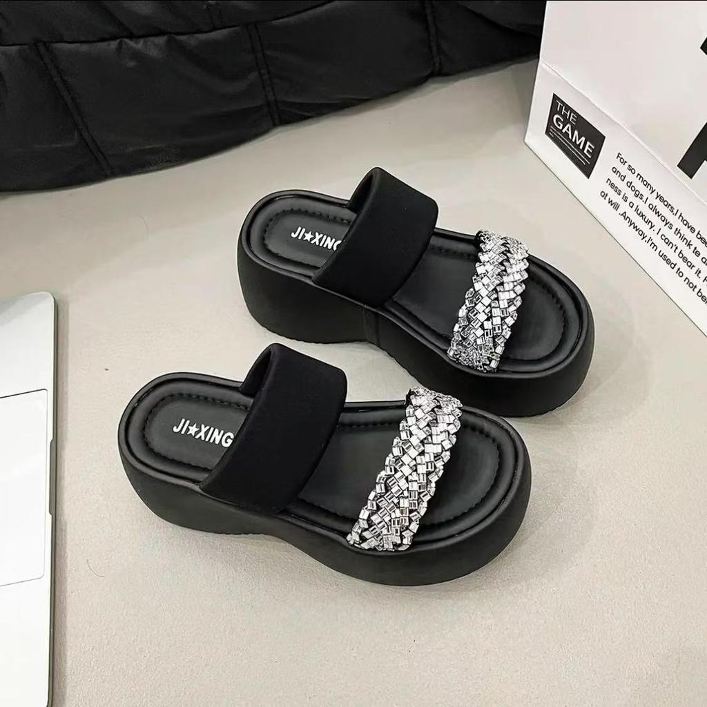 Stepping on shit feels thick-bottomed slope heel rhinestone outer slippers women's summer new versatile square head open-toed sandals