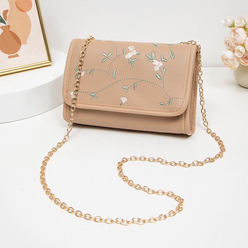 

Темпераментная элегантная маленькая квадратная сумка с вышивкой цветов весна-лето 2025 женская цепочка на плечо сумка-мессенджер сумка для мобильного телефона