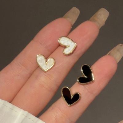 Minimalist Heart Ear Stud Earrings for Women Gold Color Fashion Versatile Daily Wear Jewelry Christmas Gift