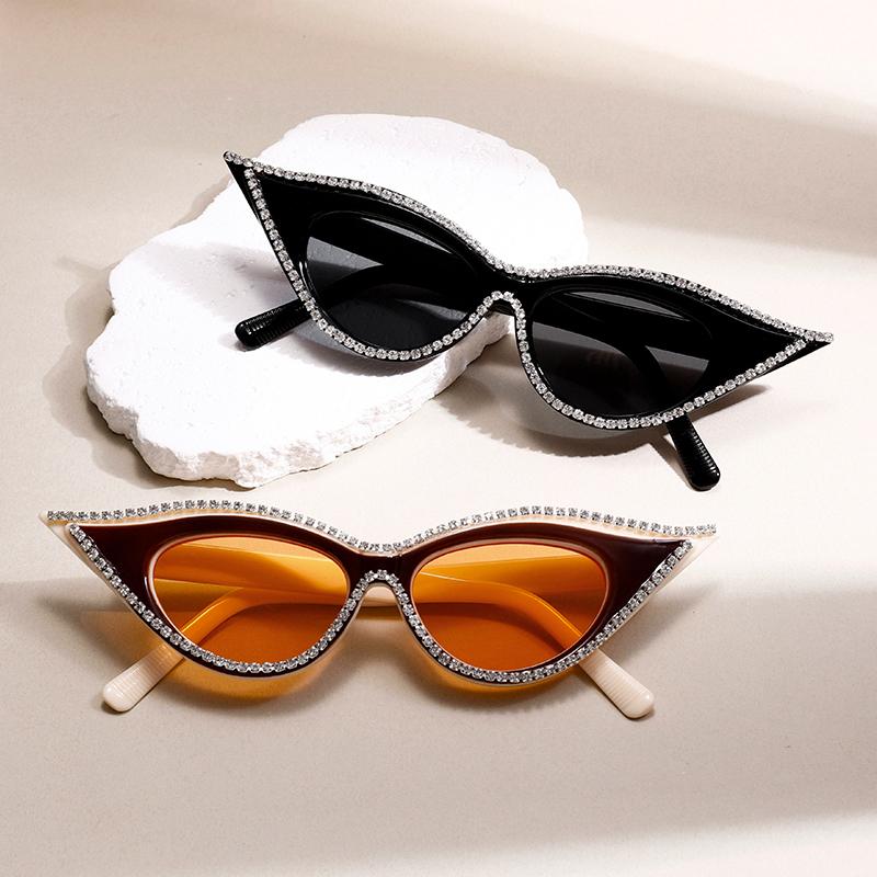 KAMMPT Cat Eye Women Sunglasses with Rhinestones New in Fashion Outdoor Shades Trendy Stylish Vintage Brand Design Sun Glasses