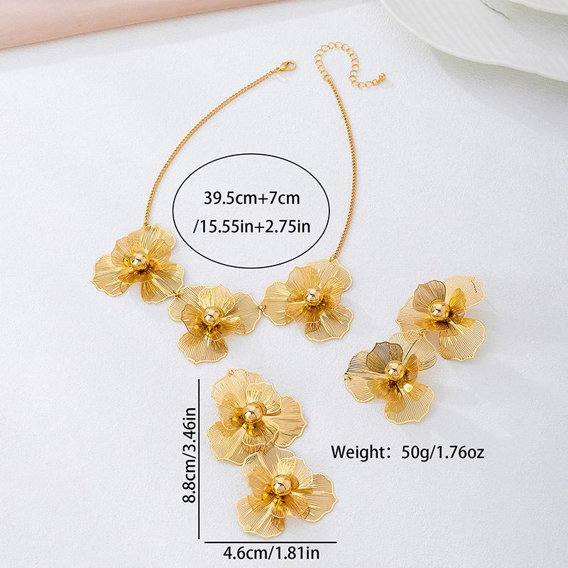 European and American Hollow Flower Necklace Earrings Set, Personalized Design Exaggerated Collarbone Chain, High-end Jewelry Set