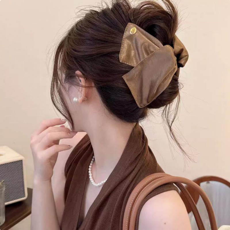 Luxury Satin Triangle Claw Clip for Women – Large Volume Hair Accessory