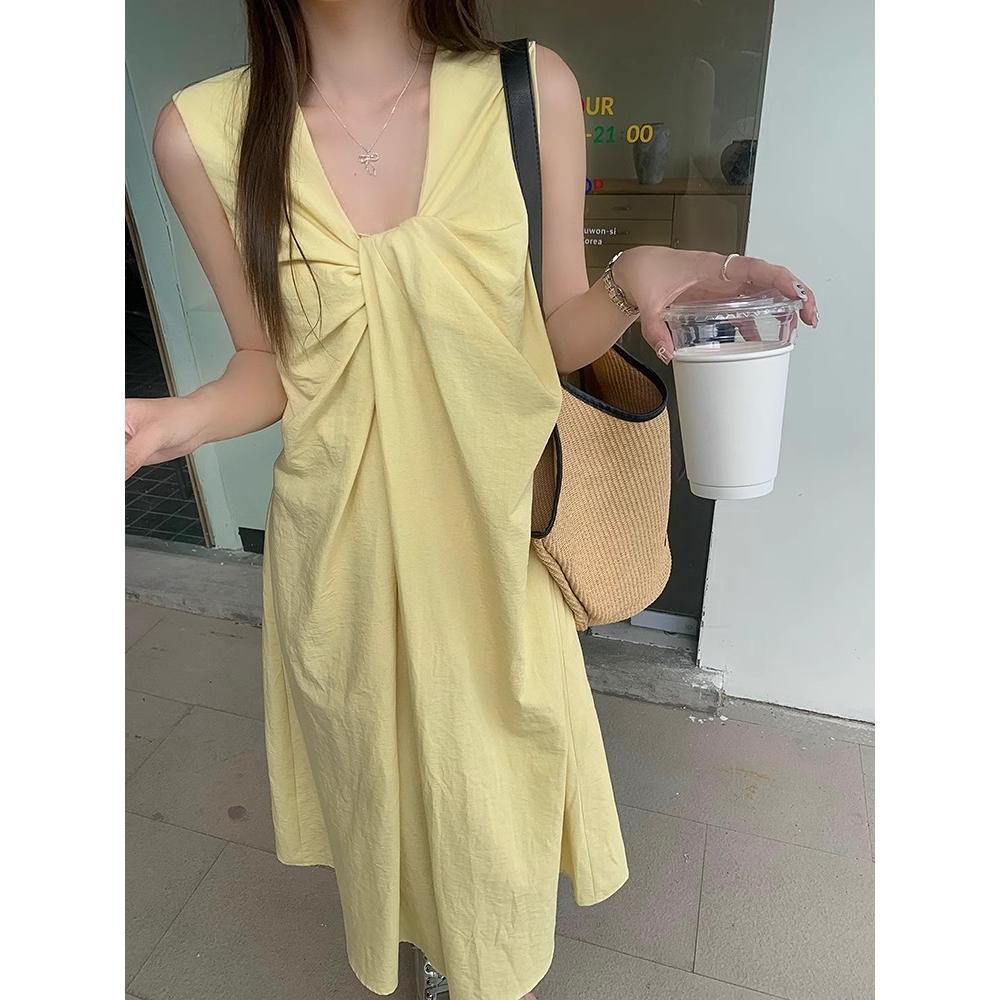 Temperament kink V-neck sleeveless vest skirt women's Korean version can wear loose and thin a-shaped long skirt on both sides