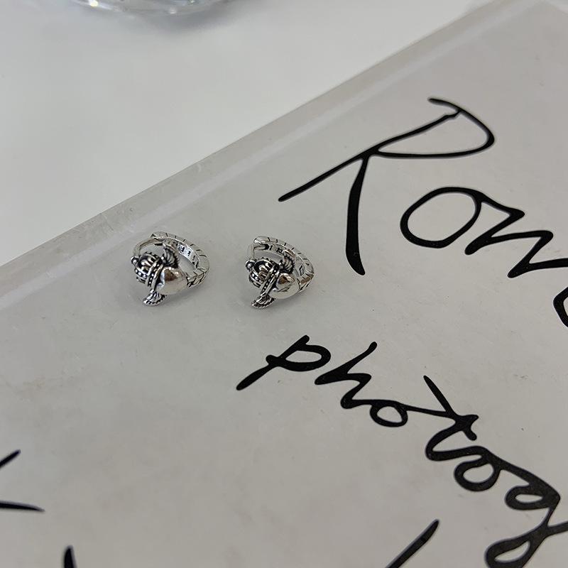 Korean Retro Angel Wings Heart Earrings: Trendy Needle Crown Studs for Women S925 Silver Needle