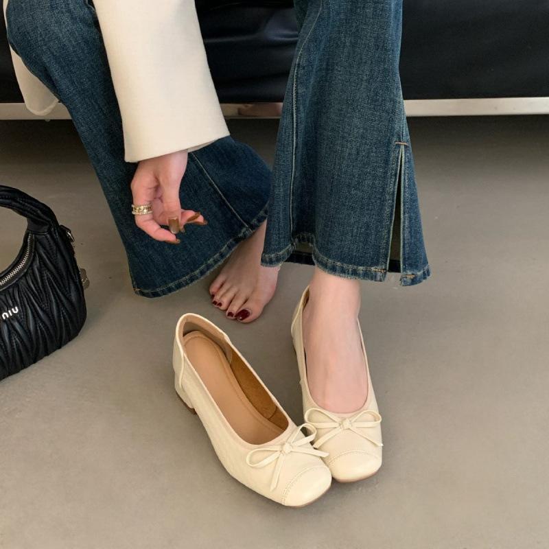 French retro square head bow single shoes women's 2025 autumn new commuting one-pedal thick heel shallow mouth grandma shoes