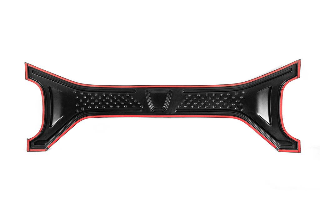 Пластиковая накладка на крышку багажника (1 деталь) для Dacia Duster 2018-2024 гг