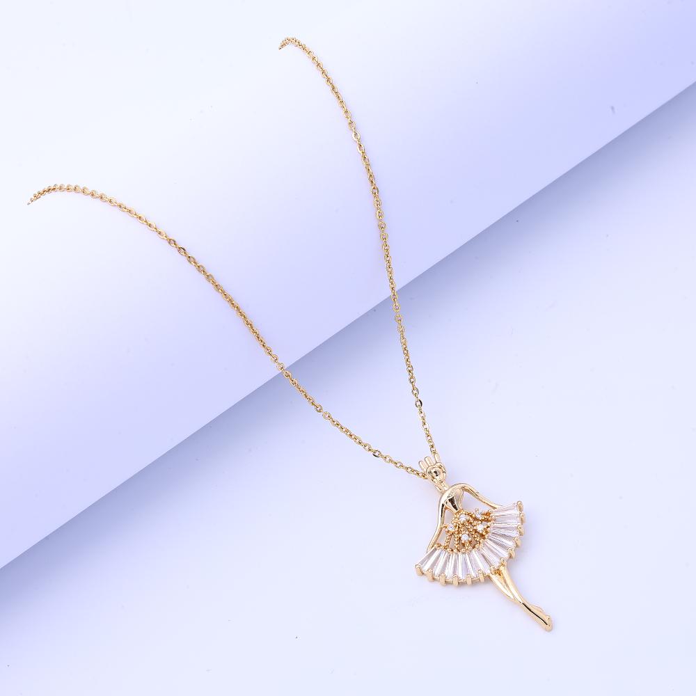 Light luxury titanium steel non fading necklace, versatile and high-end pendant for women, niche design, simple collarbone chain