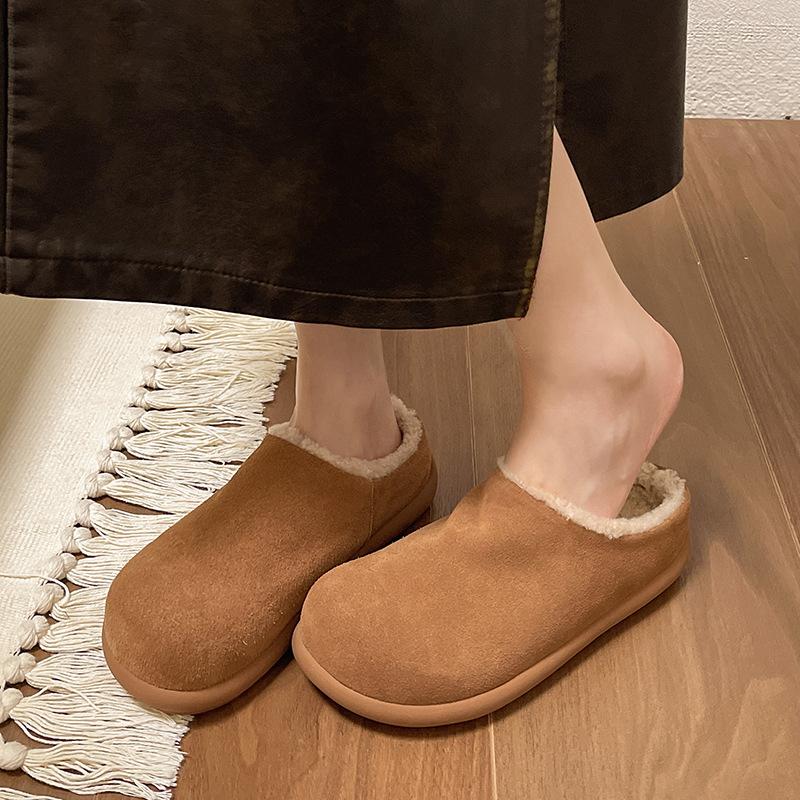 Mode tjocksulade plyschväska huvudtofflor 2025 höst och vinter nya ytterkläder lata skor exklusiva fluffiga tofflor