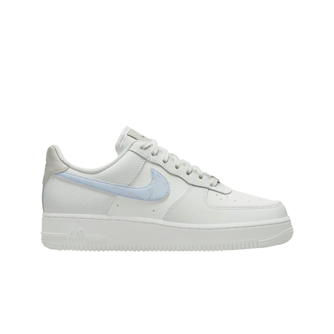 

Женские кроссовки Nike Air Force 1 07 White Light Marine DV2237-101