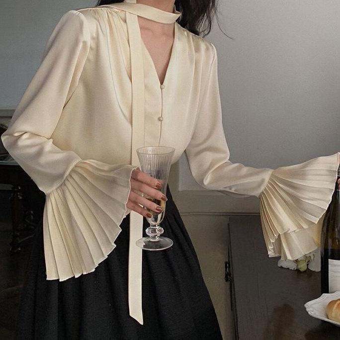 Women's Spring Solid Color Elegant Design Loose Blouse Solid Color Gentle Flutter Top