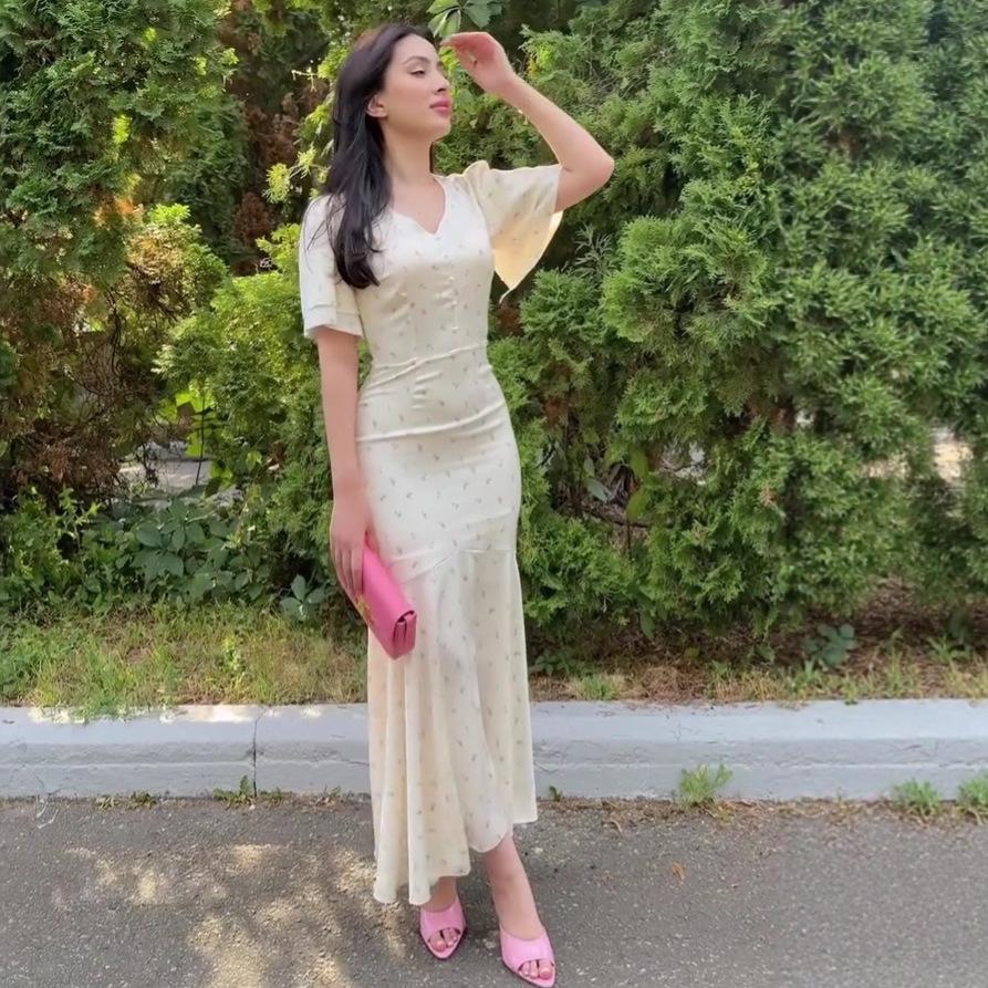 

2025 Summer European & American Women s Sexy Short-Sleeve Bodycon Waist-Slimming Dress S світло-жовтого кольору