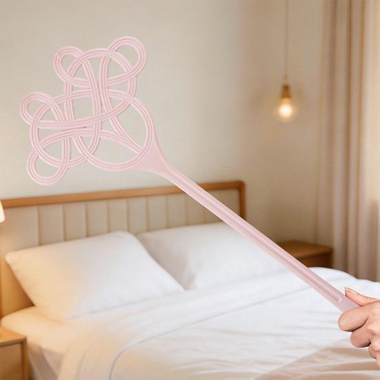 Quilt Duster with Long Handle Silicone Bat Surface Removes Dust Hair from Sheets Pillows Sofas Clothes Dust Cleaner