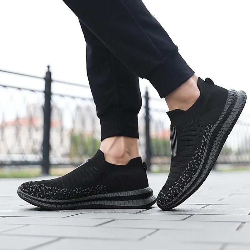 Breathable Men Casual Shoes Lightweight Outdoor Male Walking Shoes Anti-slip Men's Sneakers Slip On Flats Vulcanized Shoes
