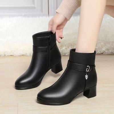 Mom Shoes Cotton Shoes Winter Soft Leather Velvet Warm Non-slip Wear-resistant Short Boots Middle-aged and Elderly Women's Leather Shoes