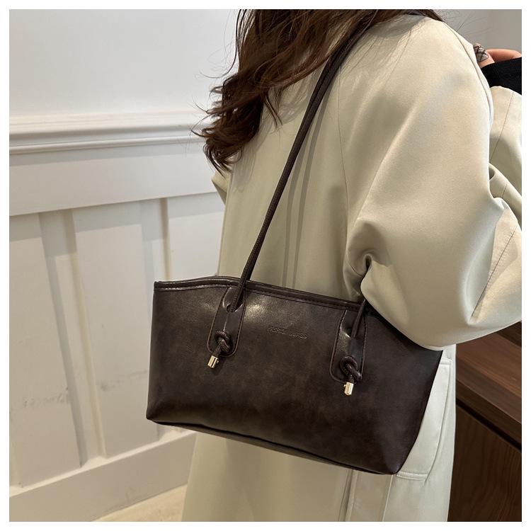 High-End Retro Large-Capacity Women's Tote Bag - 2025 Autumn/Winter Commuter Shoulder Handbag