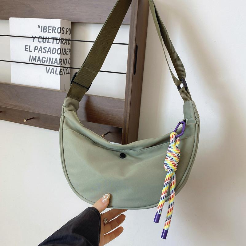 Trendige Knödeltasche für Damen mit schickem Falten-Design, perfekt für den Herbst-Arbeitsweg