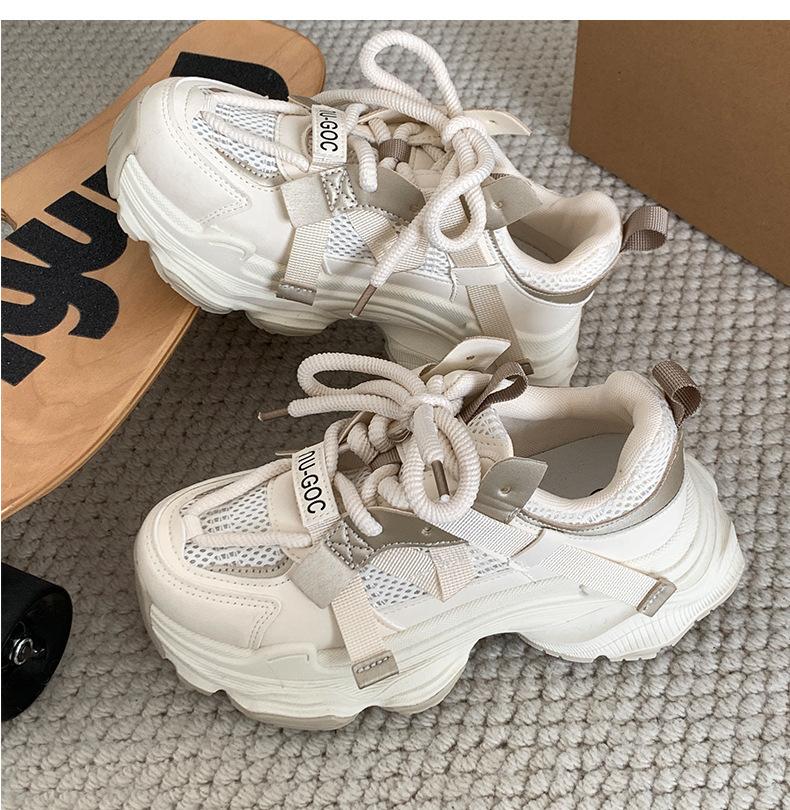 

Белый Париж показывает ноги, кроссовки на небольшой платформе в стиле «папиных», женские 2025 новые летние дышащие, легкие и увеличивающие рост спортивные туфли 35