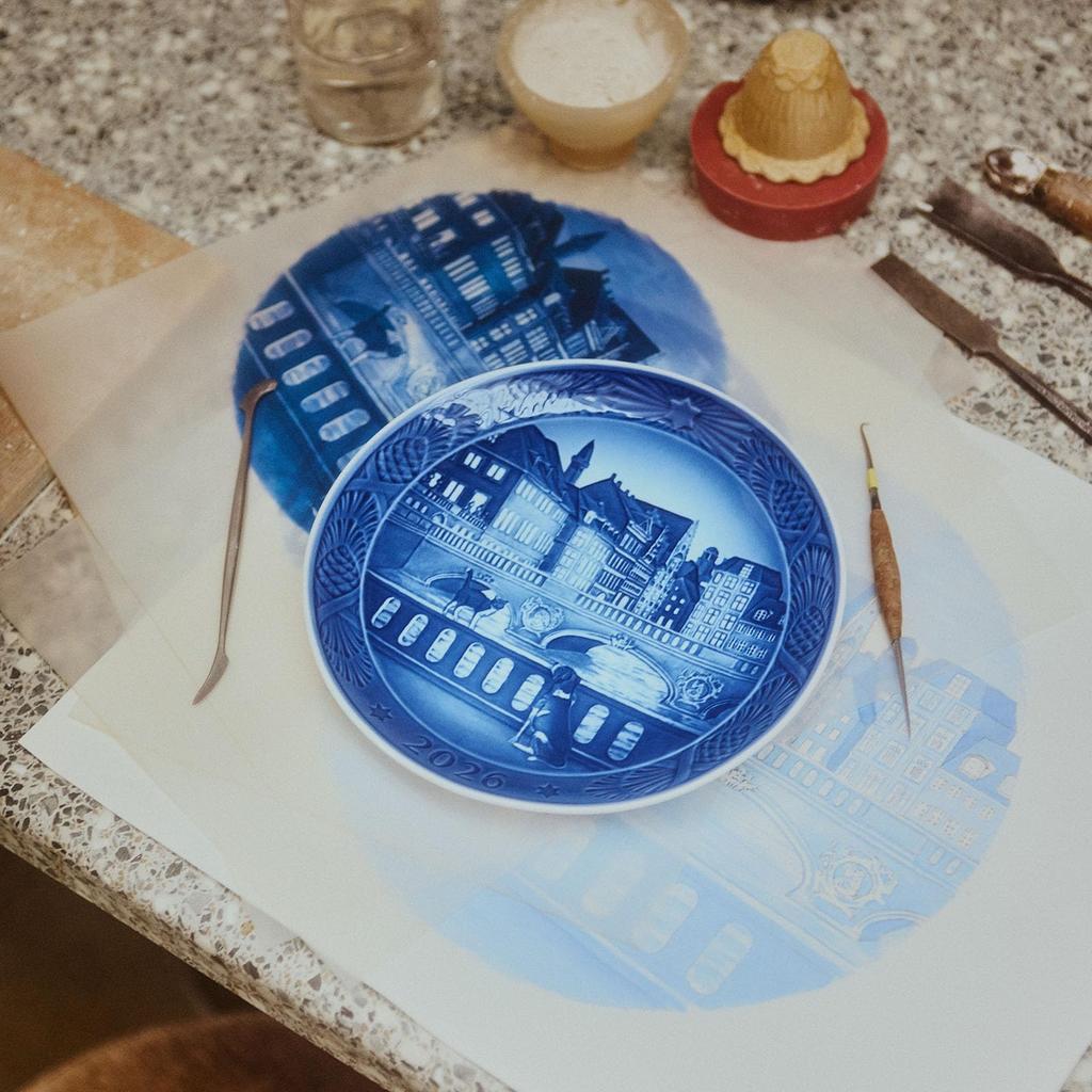 [Officially Imported] Royal Copenhagen Year Plate 2026 Edition Blue Collectible "The Marble Bridge" Diameter approx. 18cm
