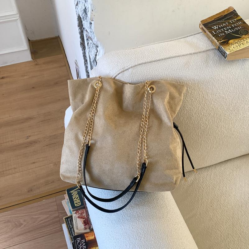 

New Women Shoulder Bag Winter Autumn High End Small Crossbody Bag Large Capacity Suede Flap Texture and Versatlie Underarm Bag