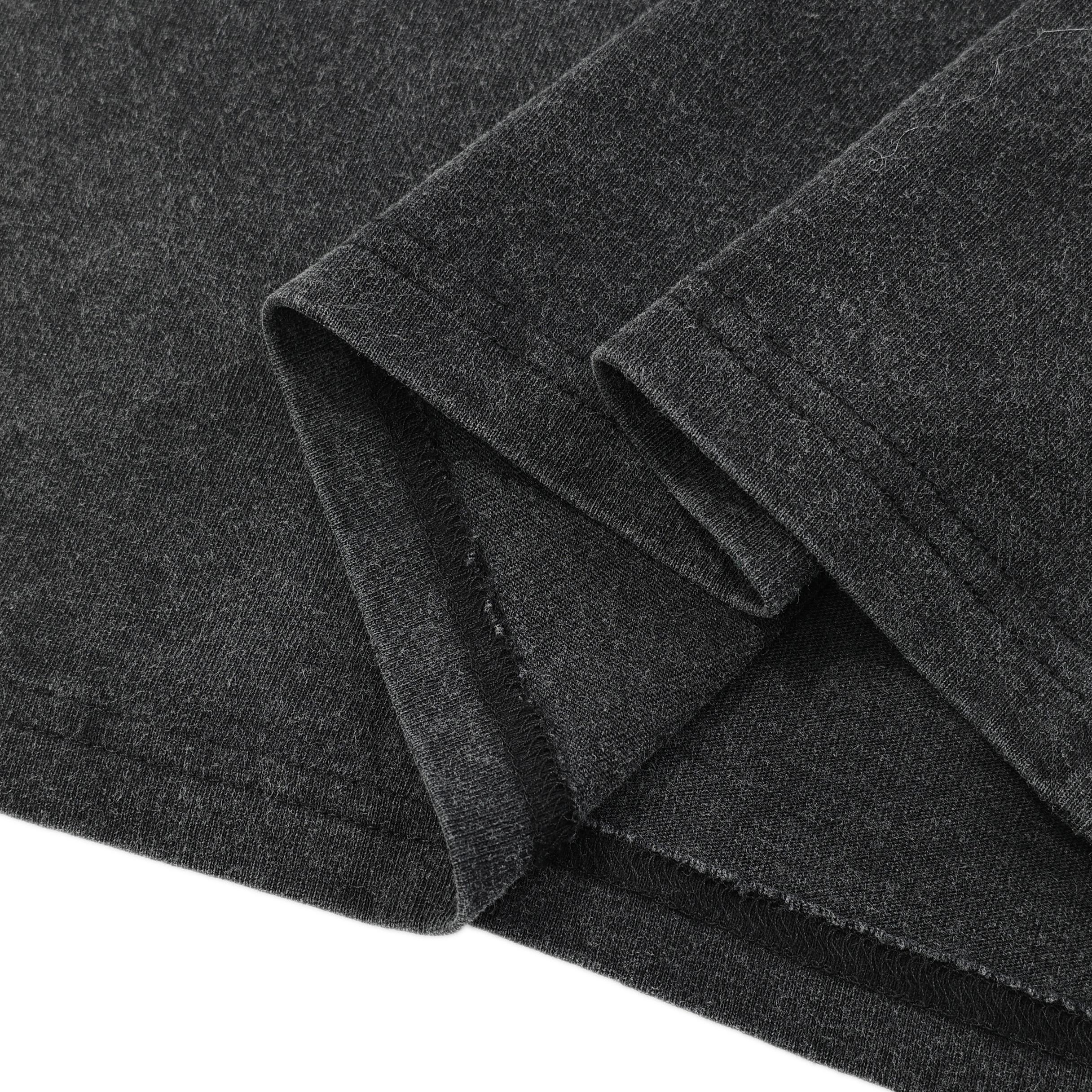 Уличная футболка с буквенным рисунком — фото 5