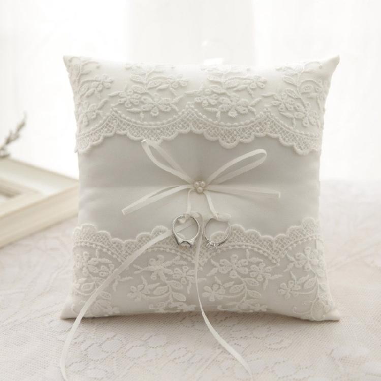 Romantics White Wedding Rings Pillow Lovely Bowknot Pattern Pillow European Styles for Wedding Parties