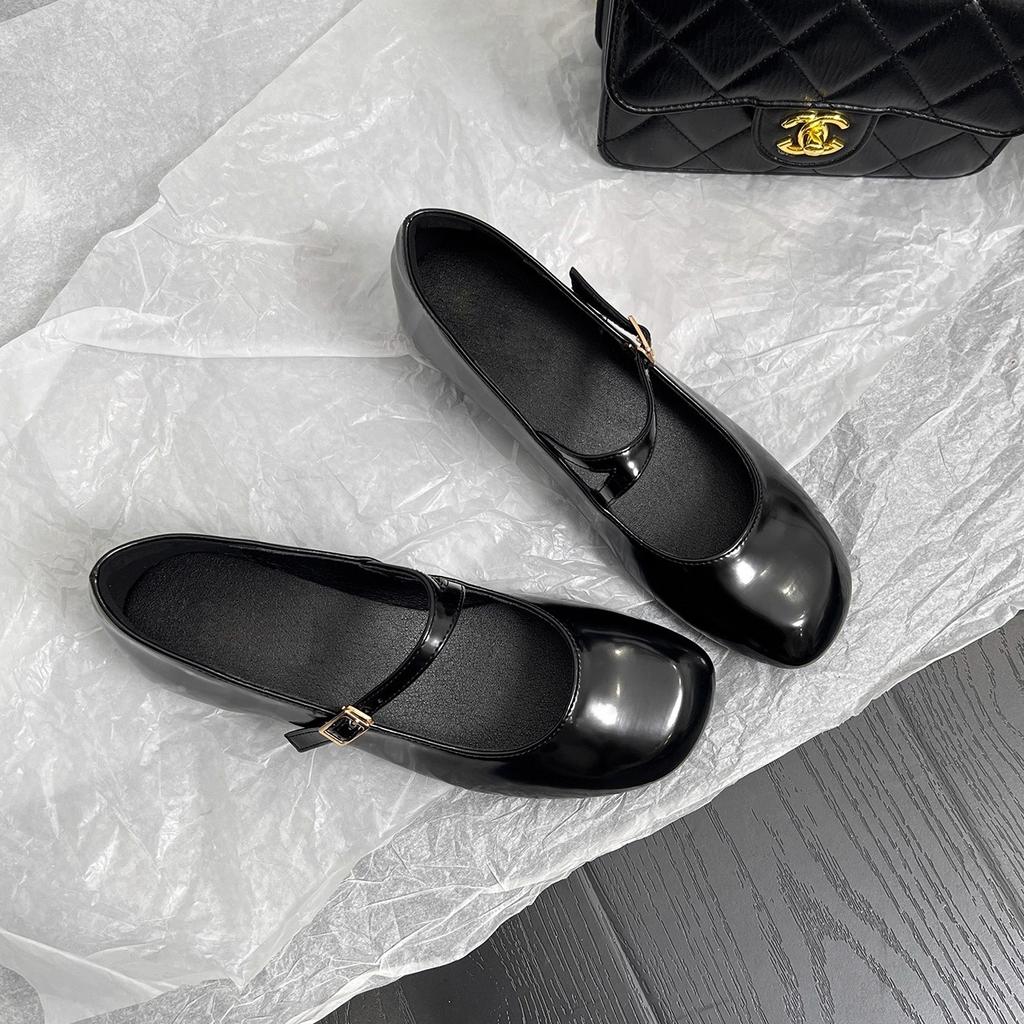 Repérez les deuxièmes cheveux ! Mode polyvalent nouvelle version coréenne niche haut de gamme boucle cuir verni talon épais Mary Jane chaussures pour femmes simple
