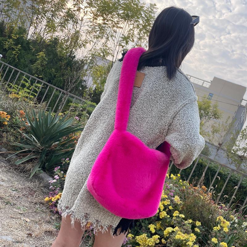 Nepbont Tote Bag voor Dames Winter Pluche Schoudertas Pluizige Messenger Bag Vrouwen Zachte Pluizige Handtassen Shopper Bucket Hobo Bag MIT