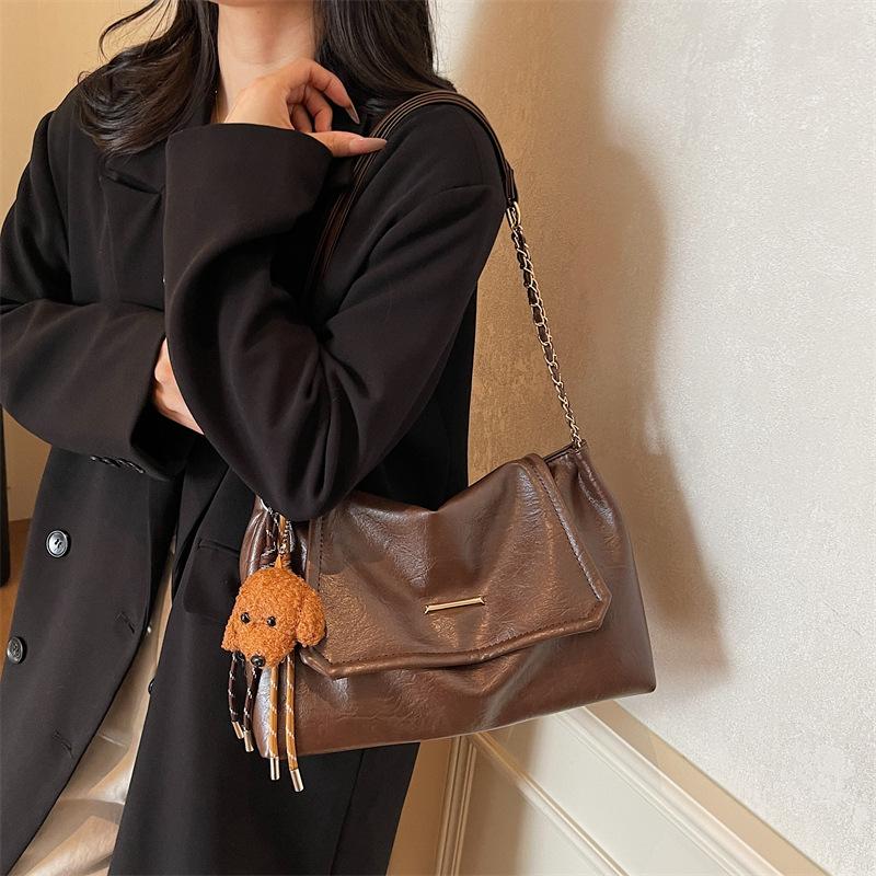 Retro bag women's large-capacity autumn and winter versatile chain shoulder bag commuter tote bag