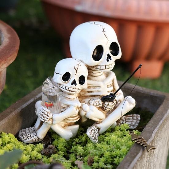 Skeleton Ornament Parent-Child Skull Fishing Design Hand-Painted Resin Figure Garden