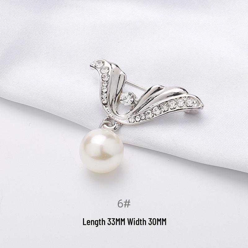 Elegant Pearl Brooch Pin for Clothes and Cardigans - Women's Accessory