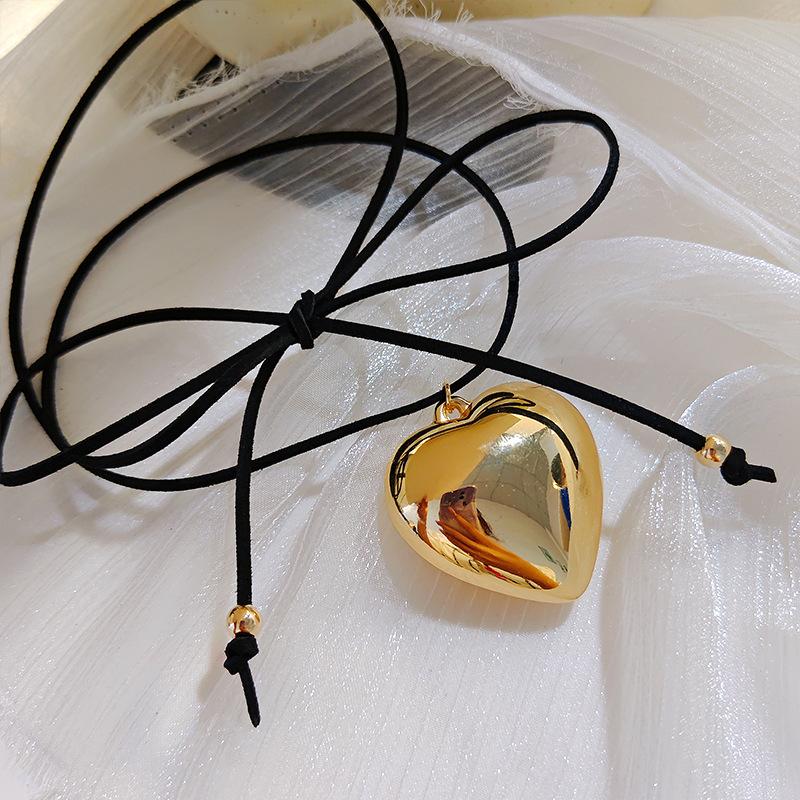 European and American Pull Adjustable Wax Thread Choker Necklace Simple Personality Big Love Pendant Necklace