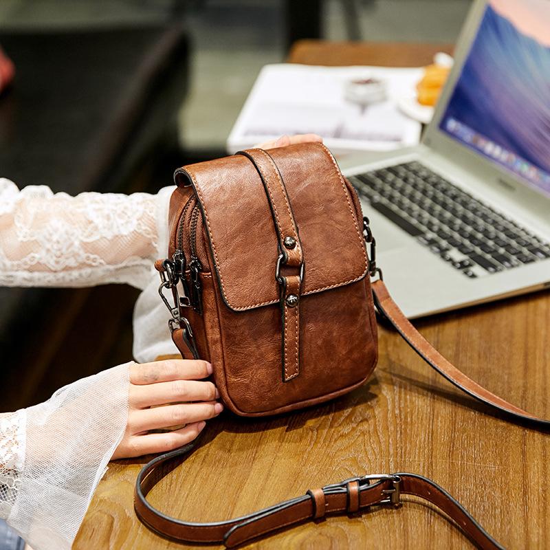 This Trendy Small Bag Is Fashionable and Elegant. It's A Mini Single-shoulder Crossbody Bag for Women To Hold Their Mobile Phones