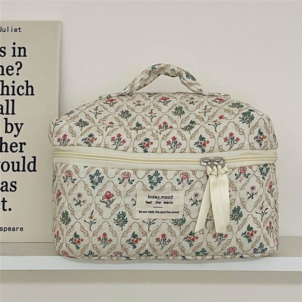 Vintage Flower Quilted Makeup Bag Coquette Organizer Bag Cute Floral Cosmetic Bag  for Women Girls