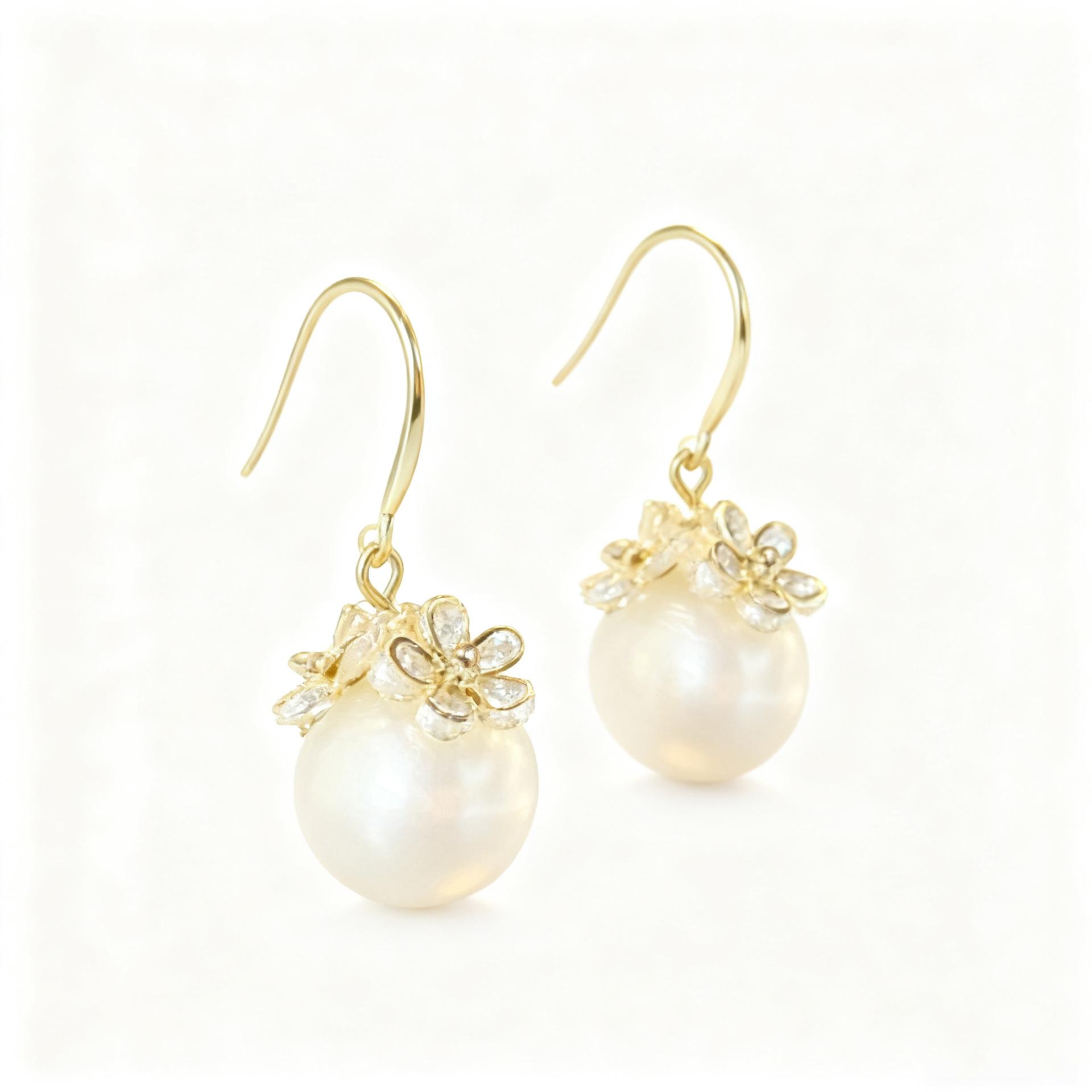 

[Beads Flowering Flowers] Retro And Modern Charm Bright Bead Light Luxury Earrings Jewelry
