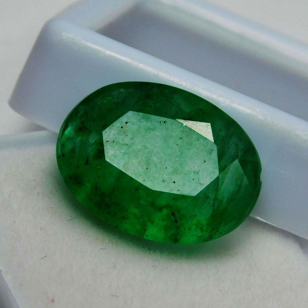 Natural Green Emerald Loose Gemstone Oval Cut Colombian 9 ct for Jewelry Making and Gem Collections