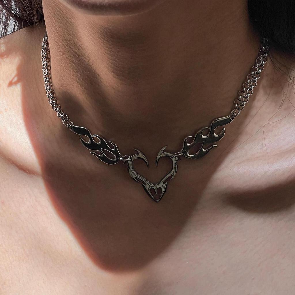 Europe and the United States popular flame metal street hip hop necklace niche design trendy men and women high sense collarbone chain