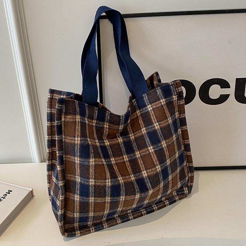 Herbst- und Winter-Retro-Wollentasche für Damen, neue koreanische Tragetasche, vielseitige, lässige, große Kapazität, Einzel-Schulter-Pendeltasche