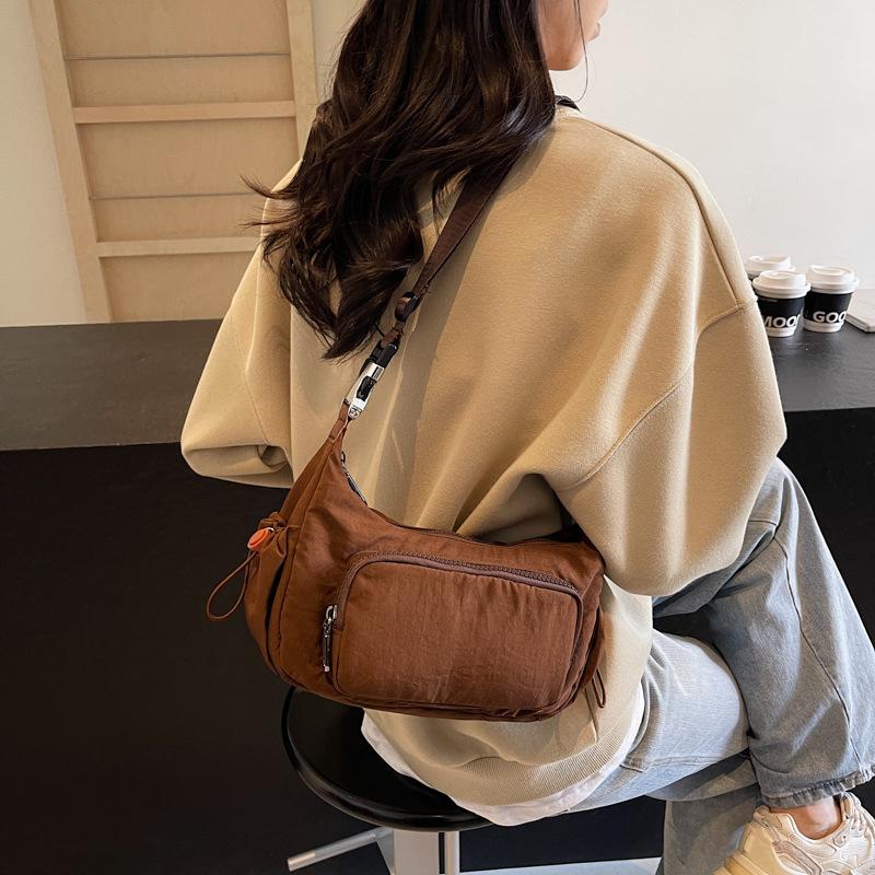 Women's bag Multi-pocket locomotive bag Super fire Solid color Spice girl Versatile armpit bag