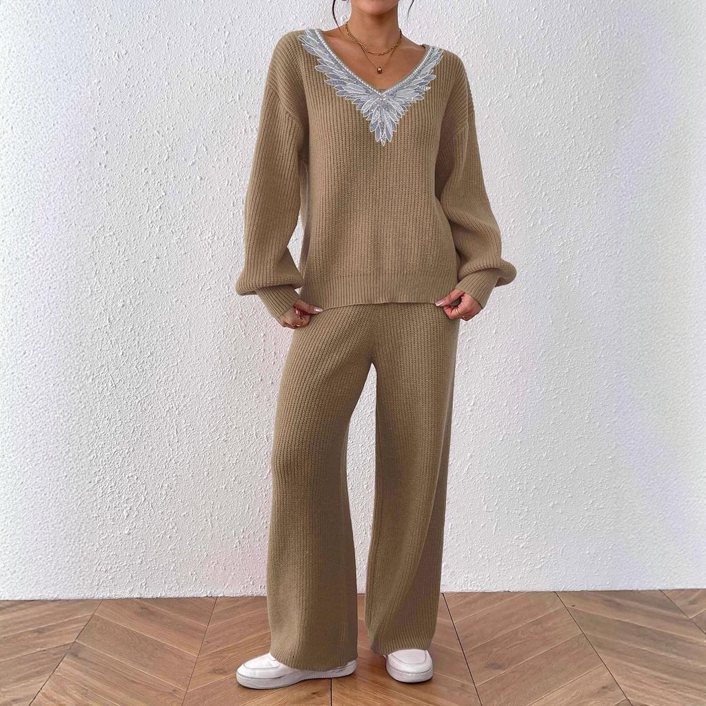 A Two-piece Woolen Suit for Women, Featuring A V-neck Loose Top, Solid-color Wide-leg Straight-leg Pants and A Sweater