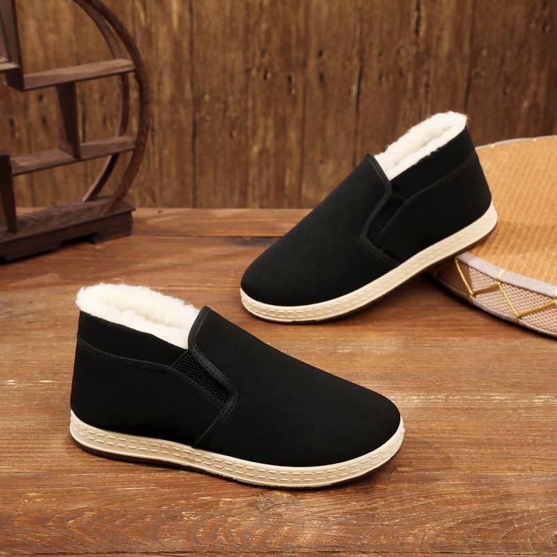 Men's Lightweight Winter Shoes with Fleece Lining, Thickening, and Tire Sole for Warmth; Large Size, Cotton Old Beijing Cloth Shoes.