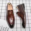 Mode High-End Marke Herren Bräutigam Hochzeitsschuhe Luxus Bankett Kleiderschuhe Herren Leder Freizeitschuhe Grau Flacher Boden Rutschfest