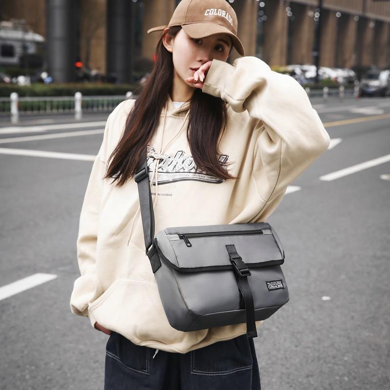 Men'S Shoulder Bag Fashion Retro Mailman Bag Men'S Bag Trend Function Messenger Bag Travel Leisure Bag