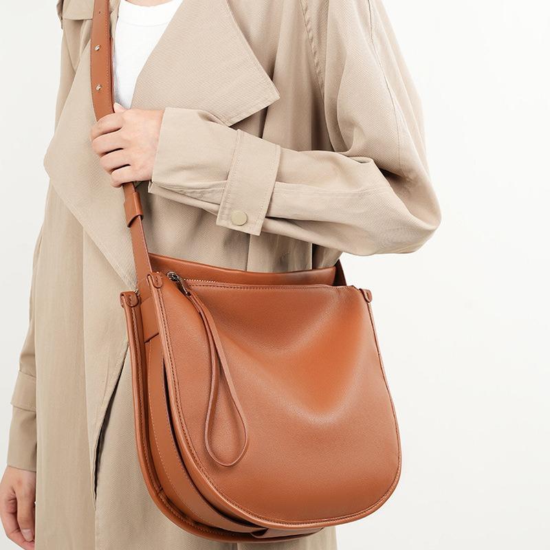 Women's Bag Simple Soft Leather Tote Bag Fashion Lazy Wind Large Capacity Shoulder Messenger Bag
