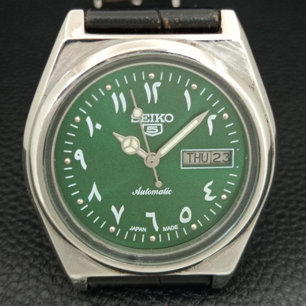 VINTAGE SEIKO 5 AUTOMATIC JAPAN MENS GREEN COLOR DIAL WATCH a708771-1
