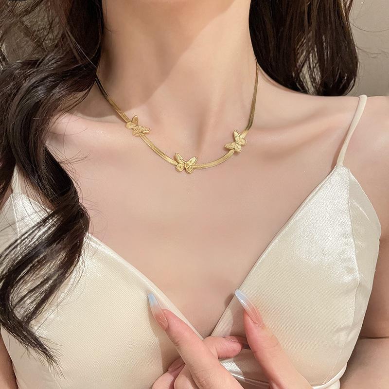 New Fashion Trend Stainless Steel Elegant Delicate Heart Flower Pendant Necklace For Women Jewelry Wedding Party Premium Gifts